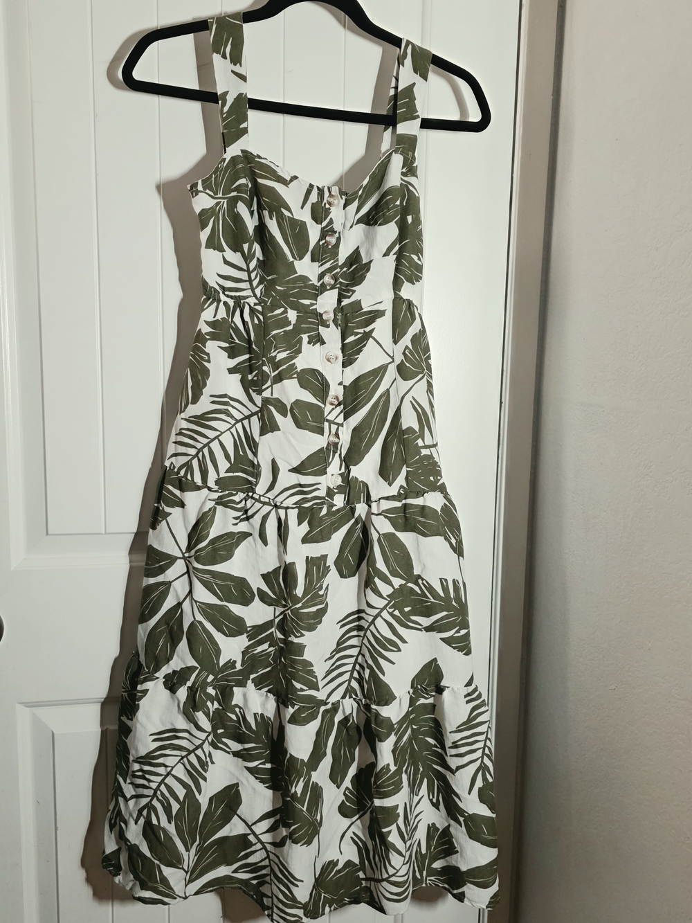 Sleeveless Midi Dress with Olive Leaf Print